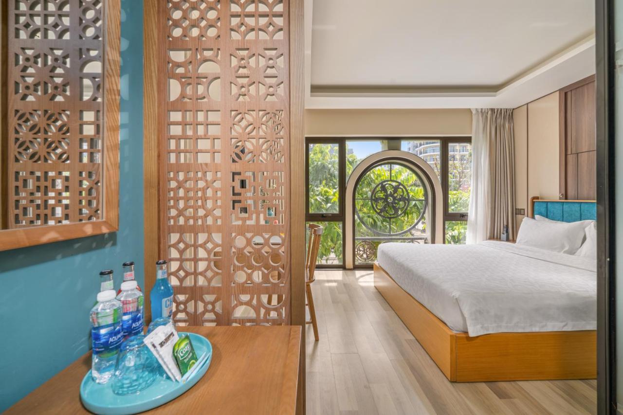 Brilliant Majestic Hotel Da Nang Exterior photo
