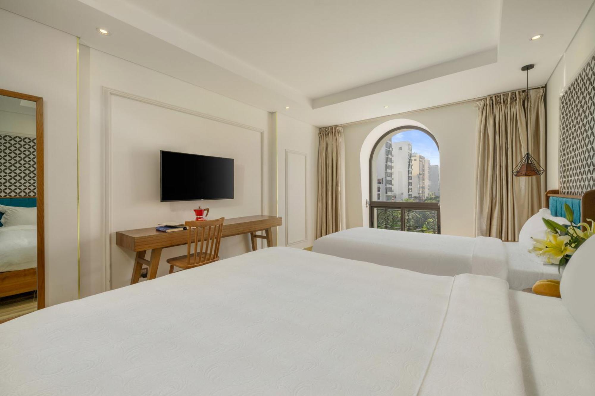 Brilliant Majestic Hotel Da Nang Exterior photo