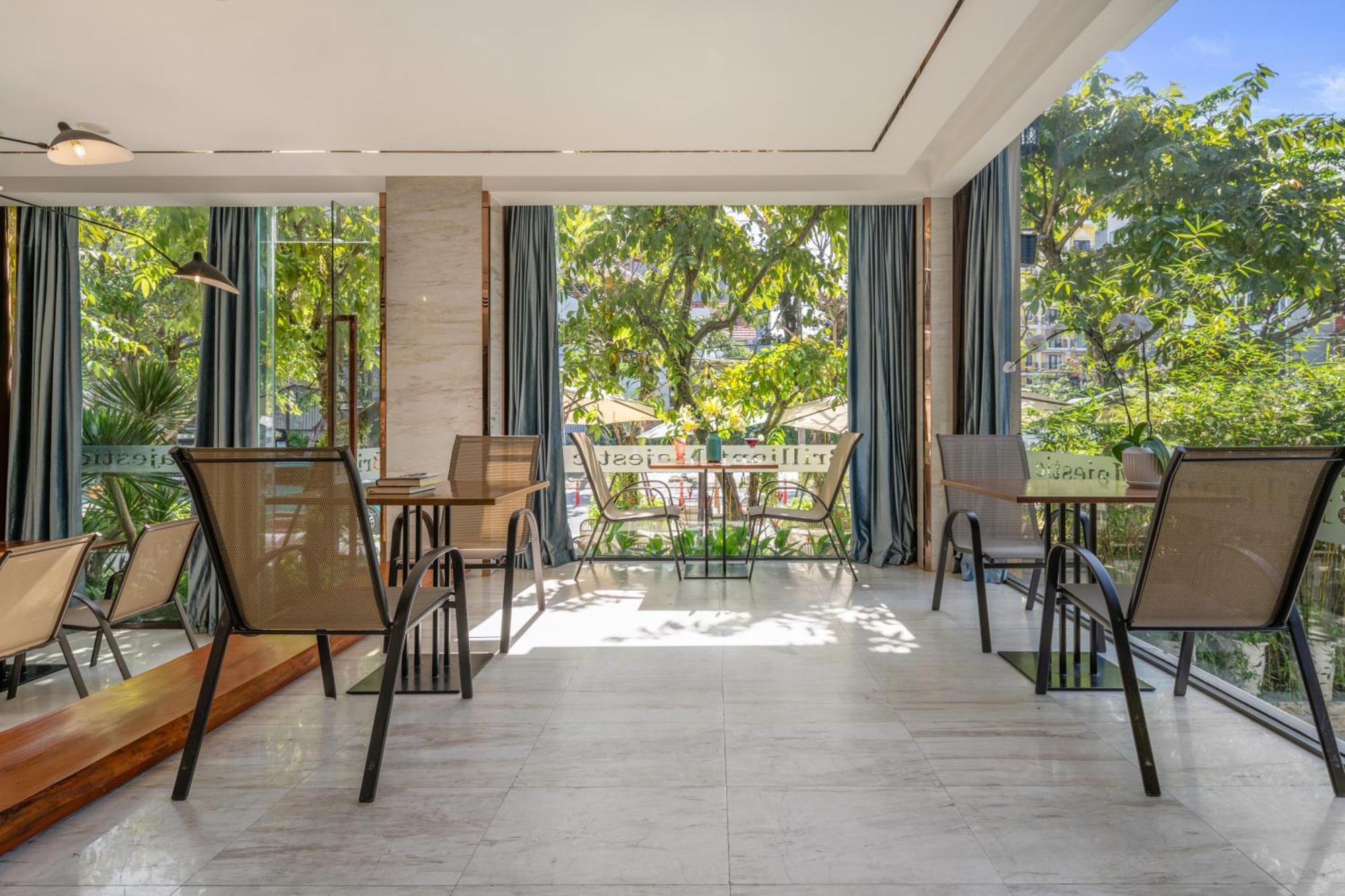 Brilliant Majestic Hotel Da Nang Exterior photo